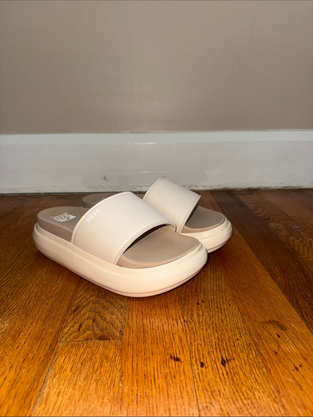 Reef Women’s Cream Platform Slide Sandals